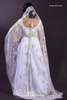 Caftan blanc de dos avec son voile traine 