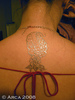 Tatouage au henn avec paillettes waterproof