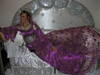 caftan mauve swarovski accompagn d'une parrure argent