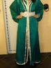caftan soie et manches bouffantes, buste rehauss strassv et pierres