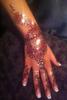 henne traditionnel et paillettes or
